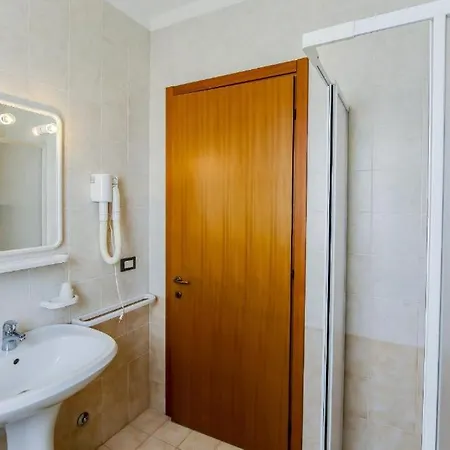 Tamerici Bilocale Fronte Piscina - Agenzia Cocal Apartment Caorle